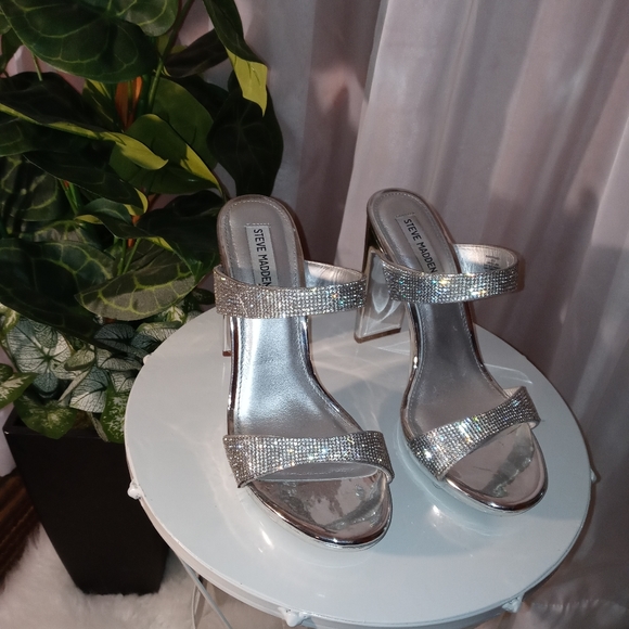 Steve Madden Women Slides - Picture 2 of 3